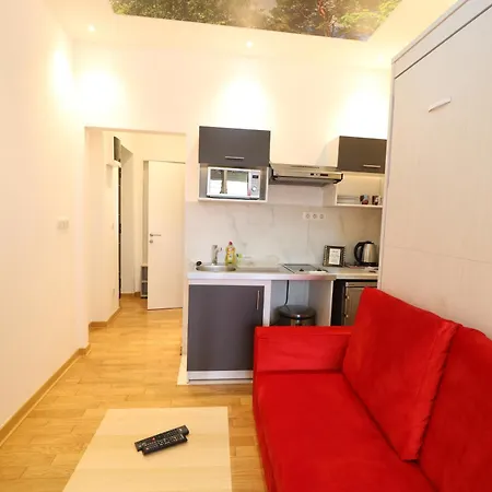 Grandeur Slavija Lägenhet *